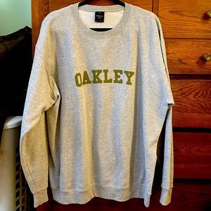 Oakley crew XL